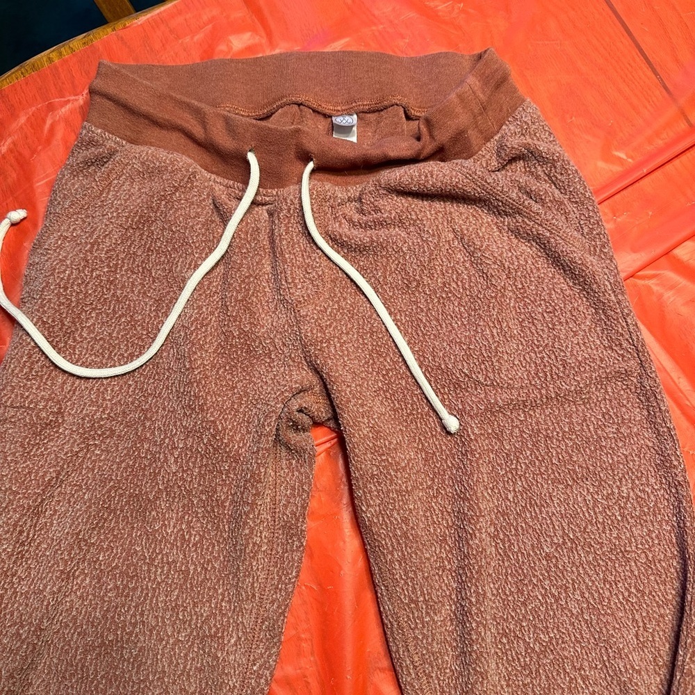 Alternative Brown Sweatpants with Drawstring Waist and Elastic Cuffs